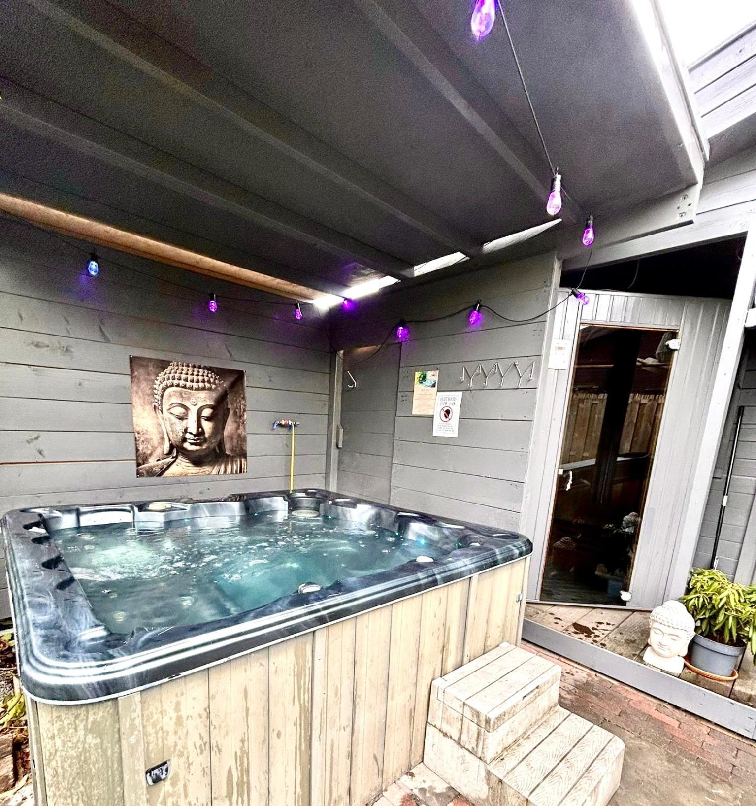 Buddha Style Family House & Jacuzzi & Sauna Near Amsterdam Vijfhuizen Exteriör bild