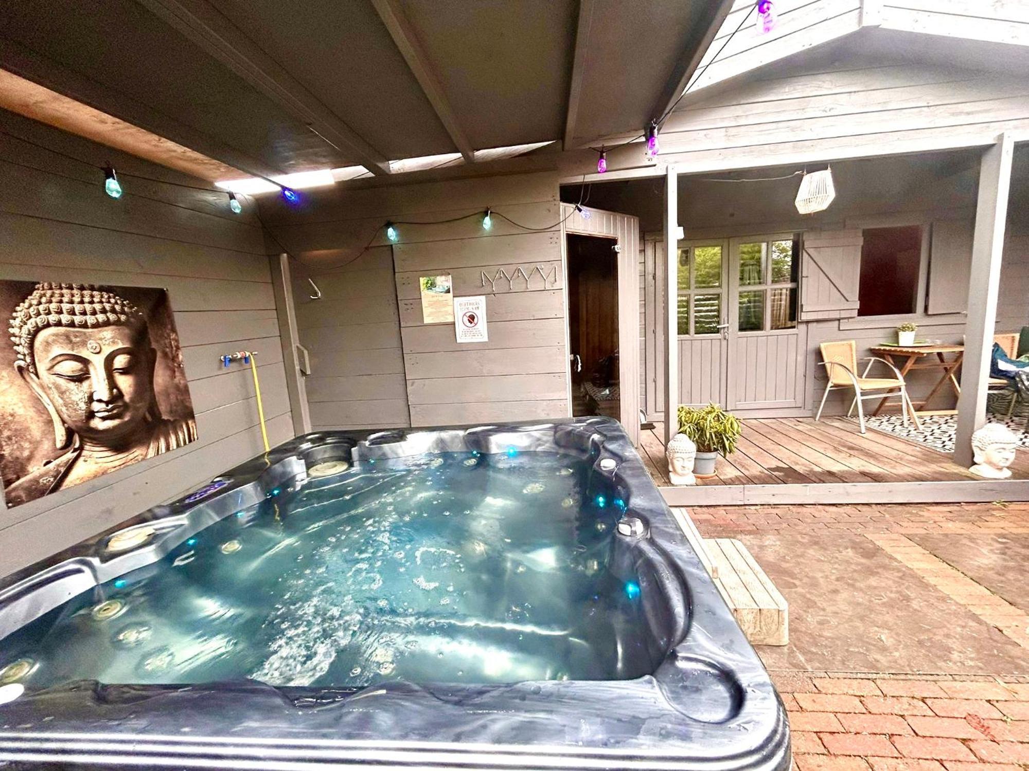 Buddha Style Family House & Jacuzzi & Sauna Near Amsterdam Vijfhuizen Exteriör bild