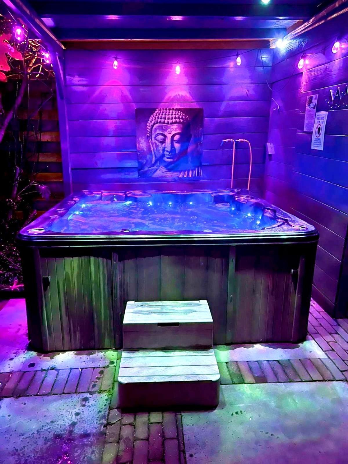 Buddha Style Family House & Jacuzzi & Sauna Near Amsterdam Vijfhuizen Exteriör bild